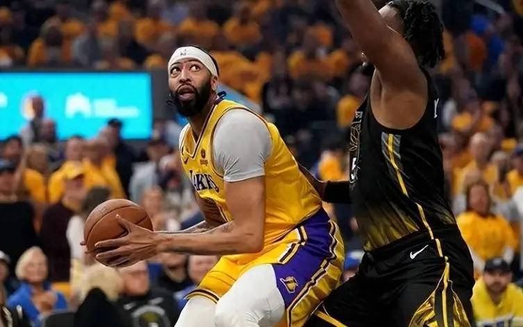 开云-浓眉哥在勇士比赛中出色发挥，晋级下一阶段引发热议！