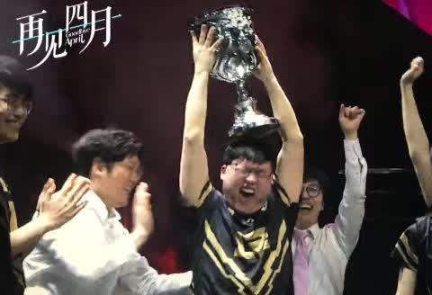 开云-关于阿扎伦卡重要时刻反败为胜，RNG带队取胜！的信息